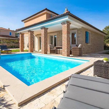 بيت للعطل Romantische Mit Pool- Umgeben Von By Interhome