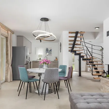 Romantische Mit Pool- Umgeben Von By Interhome *