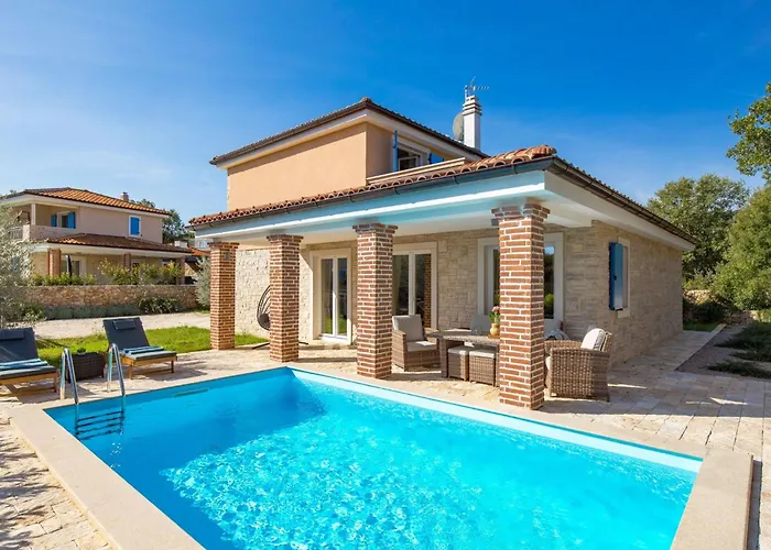 Romantische Mit Pool- Umgeben Von By Interhome بيت للعطل *