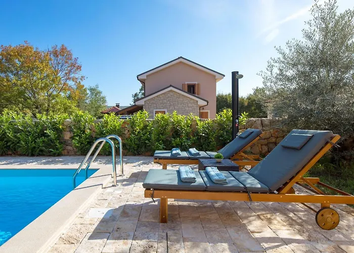 بيت للعطل Romantische Mit Pool- Umgeben Von By Interhome