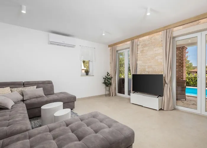 بيت للعطل Romantische Mit Pool- Umgeben Von By Interhome