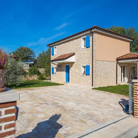 Romantische Mit Pool- Umgeben Von By Interhome *