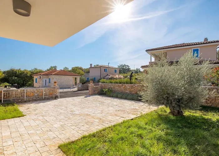 Holiday home Romantische Mit Pool- Umgeben Von By Interhome Sveti Anton (Krk)