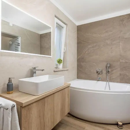 Romantische Mit Pool- Umgeben Von By Interhome