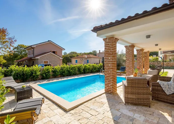Romantische Mit Pool- Umgeben Von By Interhome Casa vacanze Sveti Anton (Krk)
