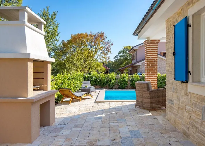 Casa vacanze Romantische Mit Pool- Umgeben Von By Interhome *
