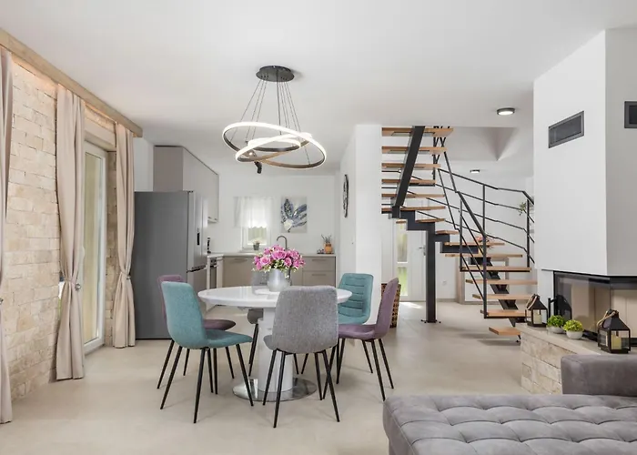 Romantische Mit Pool- Umgeben Von By Interhome *